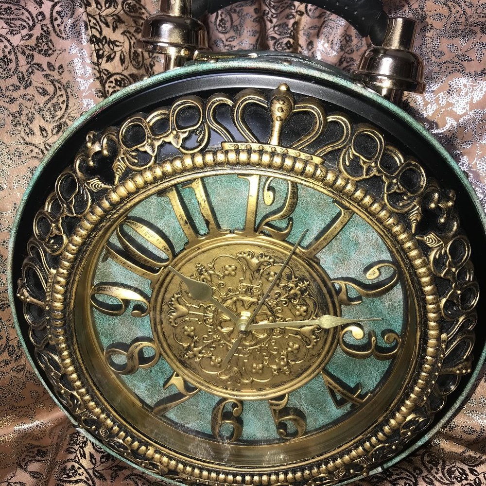 Time Is of The Essence Novelty Clock Bag in Green